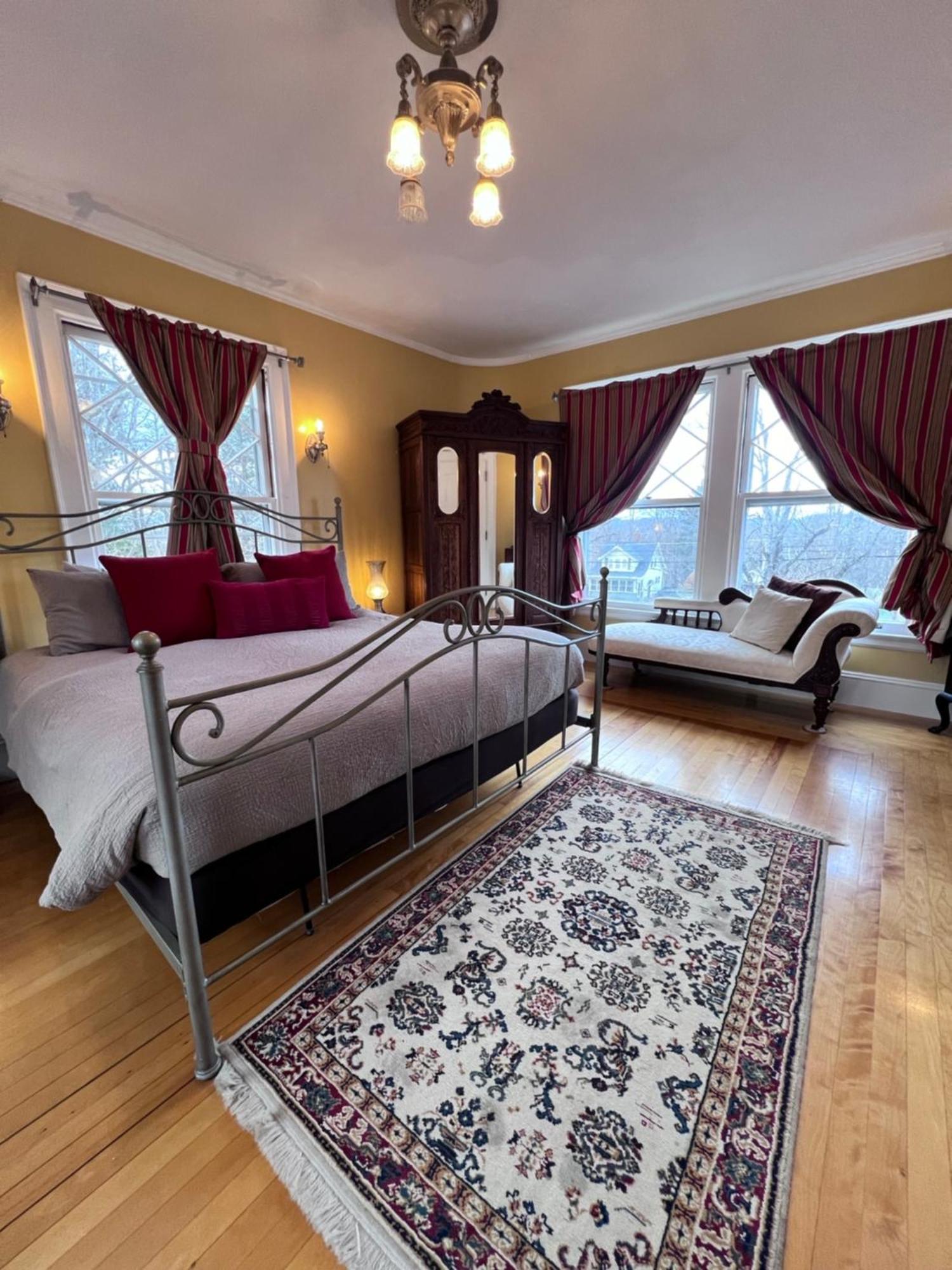 The Mulburn Inn Bethlehem Bagian luar foto